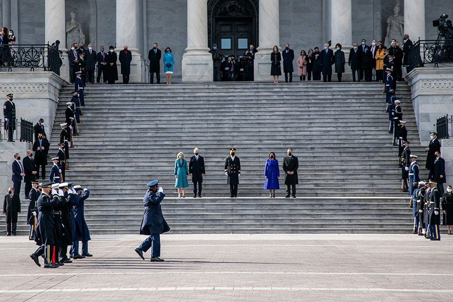 bowie-saluting-president-and-vice-president.jpeg