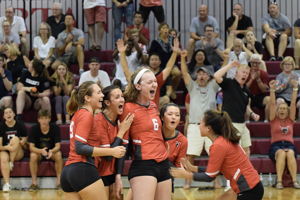 Beaudoin celebrates with teammates