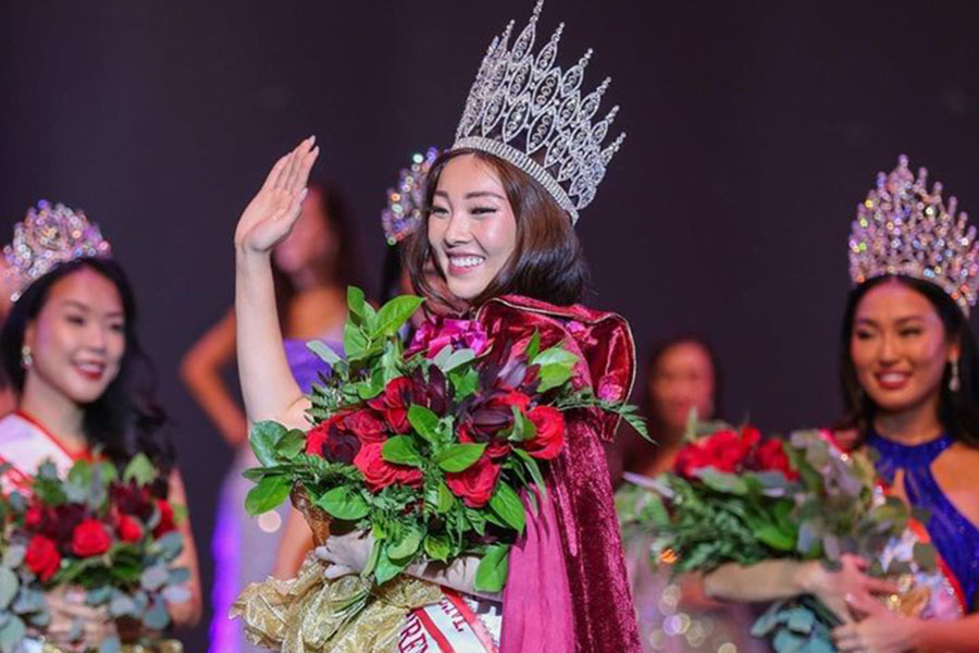 Lisa Yan being crowned 